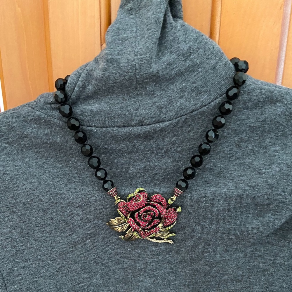 Heidi Daus black bead necklace